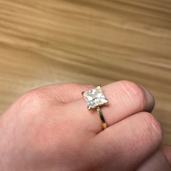 2CT Moissanite Princess Cut Engagement Wedding Ring, 14k Yellow Gold, Size 7 - Picture 10 of 10